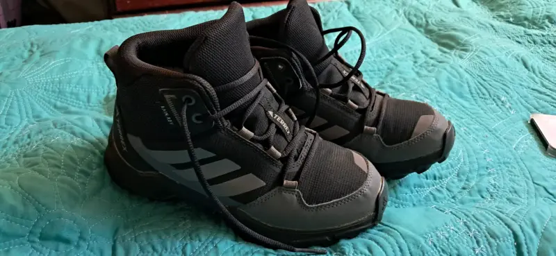 Botas negras para trekking Terrex