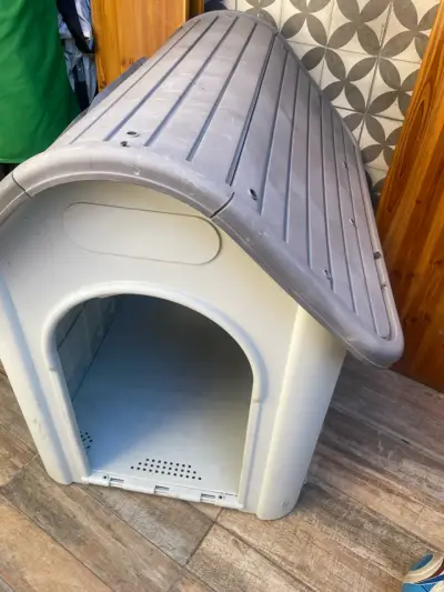 Casa para perro de plástico - miniatura 1