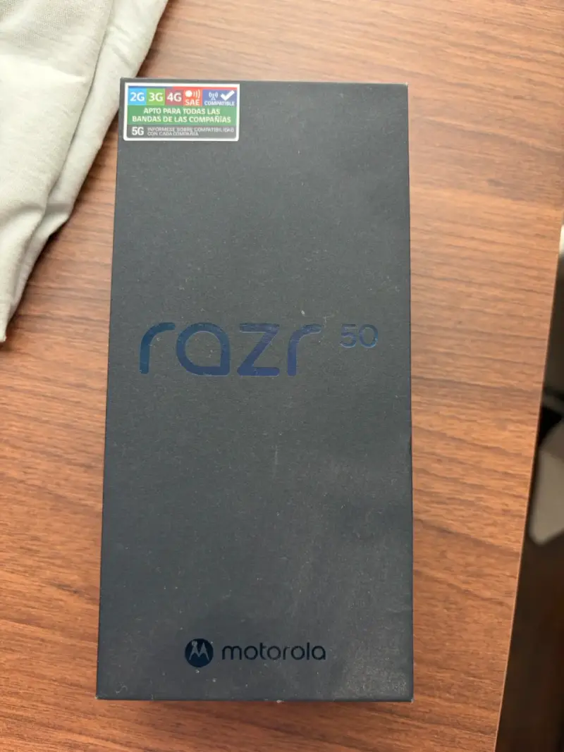 Motorola Razr 50 Beige 12+512gb - 6