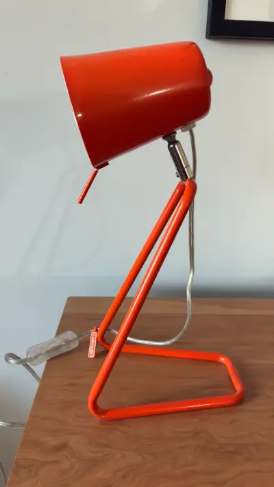 Lámpara de escritorio naranja Leitmotiv - miniatura 2