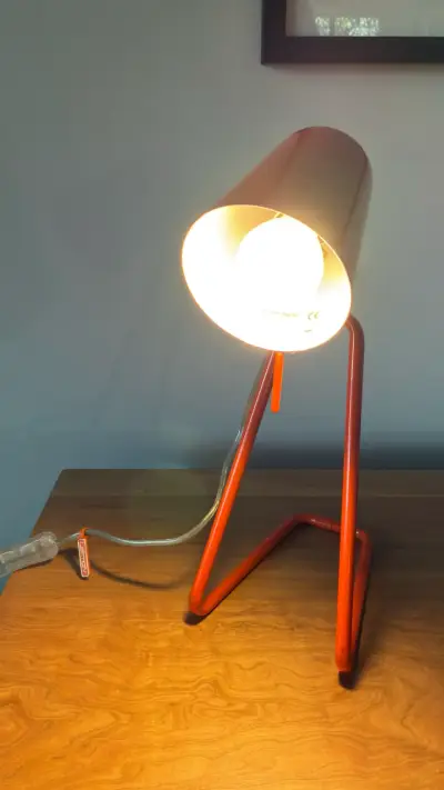 Lámpara de escritorio naranja Leitmotiv - miniatura 5