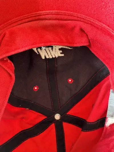 Gorro deportivo Nike rojo - miniatura 3