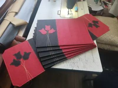 Individuales de cuero rojo y negro - miniatura 1