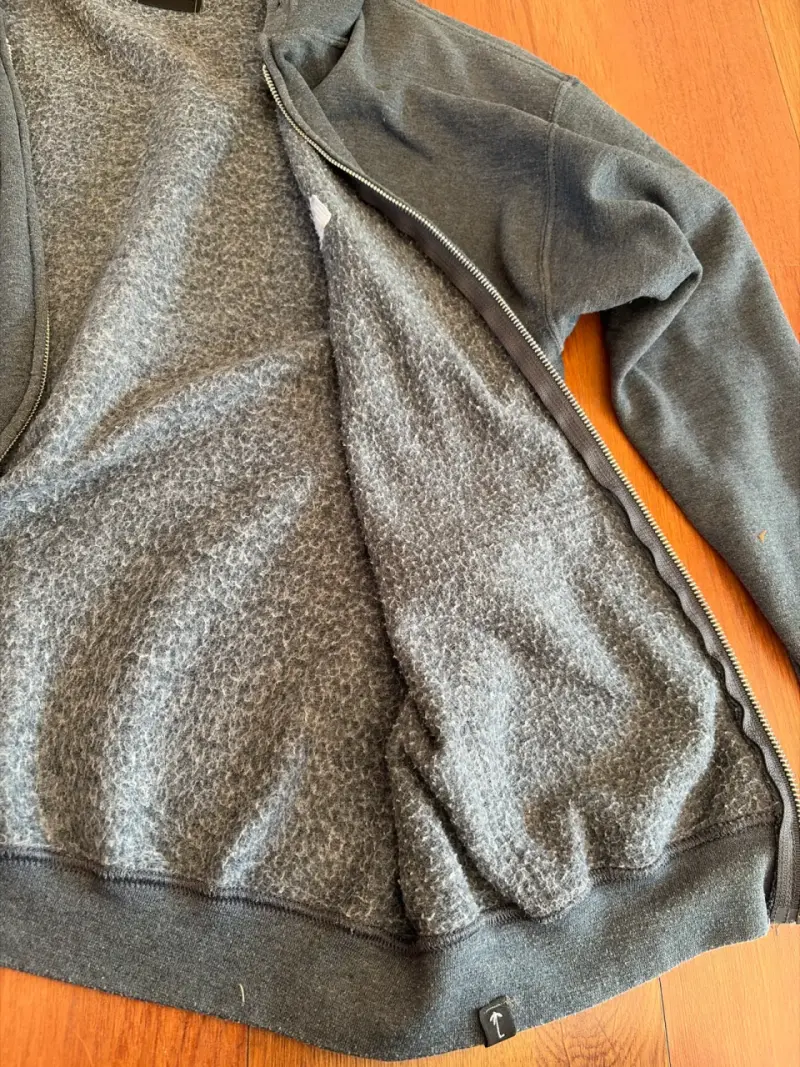 Polerón con capucha gris - 2