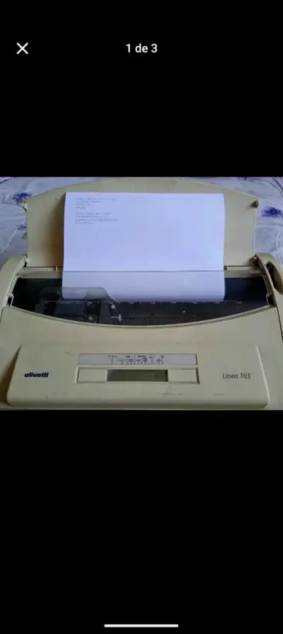 Máquina de escribir Olivetti Linea 103 - miniatura 1