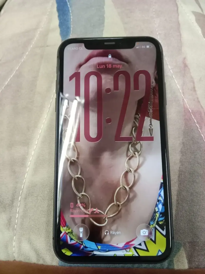 iPhone 11 64GB - 1