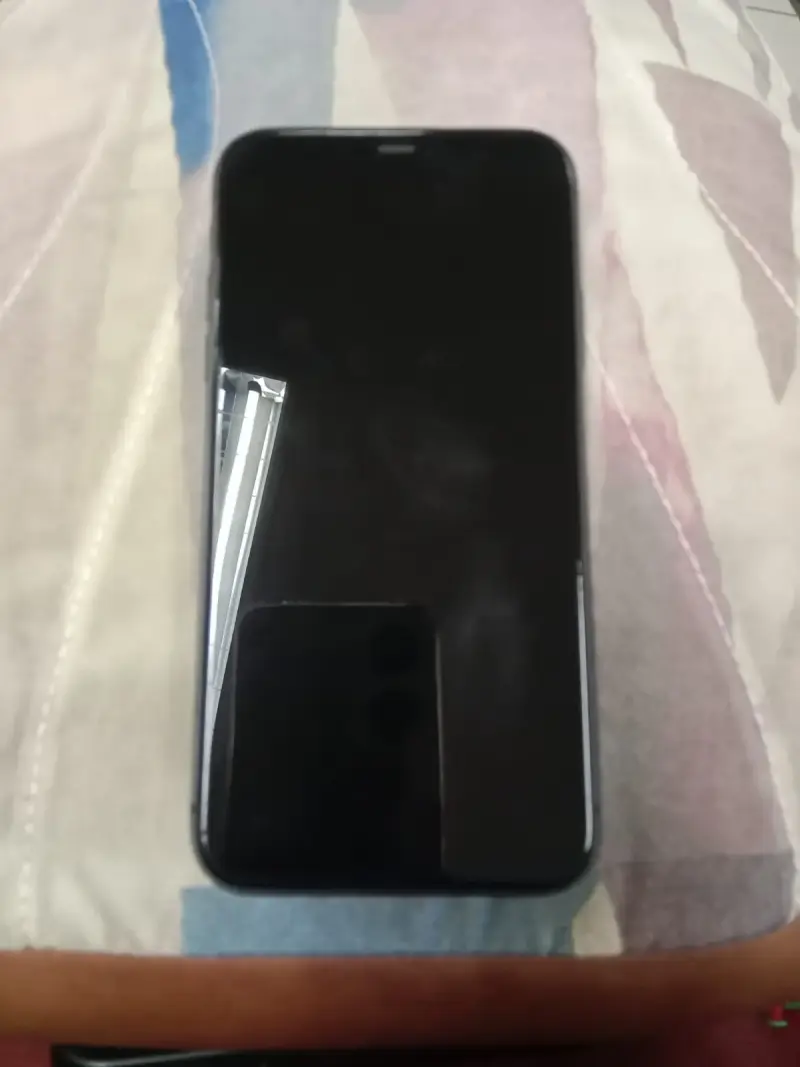 iPhone 11 64GB - 2