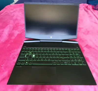 Laptop HP Pavilion negra - miniatura 3