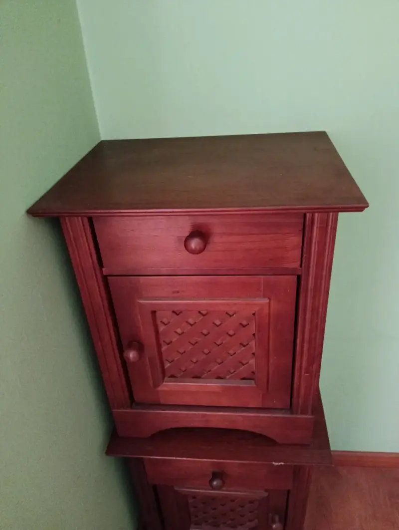 Velador de madera oscuro - 1