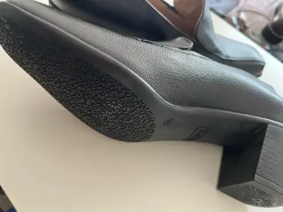Zapatos negros cómodos 16 Hrs - miniatura 3