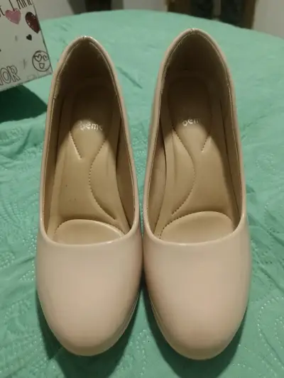 Zapatos de taco alto beige - miniatura 2