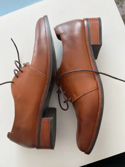 Zapatos Oxford de cuero café, marca Pollini - miniatura 5