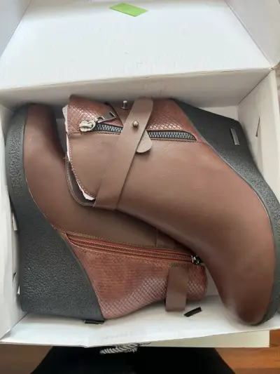 Botines marrones con plataforma - miniatura 1