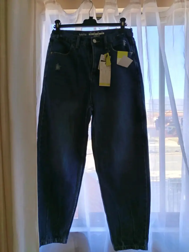 Jeans azul con diseño moderno talla 36 - 1
