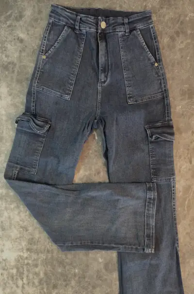 Pantalones cargo de mezclilla - miniatura 1