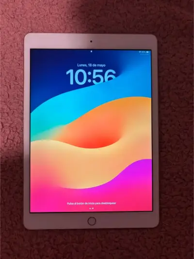 iPad dorado en buen estado - miniatura 2