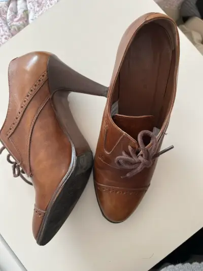 Zapatos de tacón marrón marca Mingo - miniatura 1