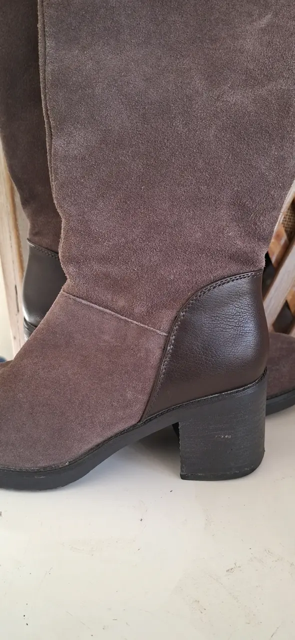 Botas altas de gamuza marrón - 2