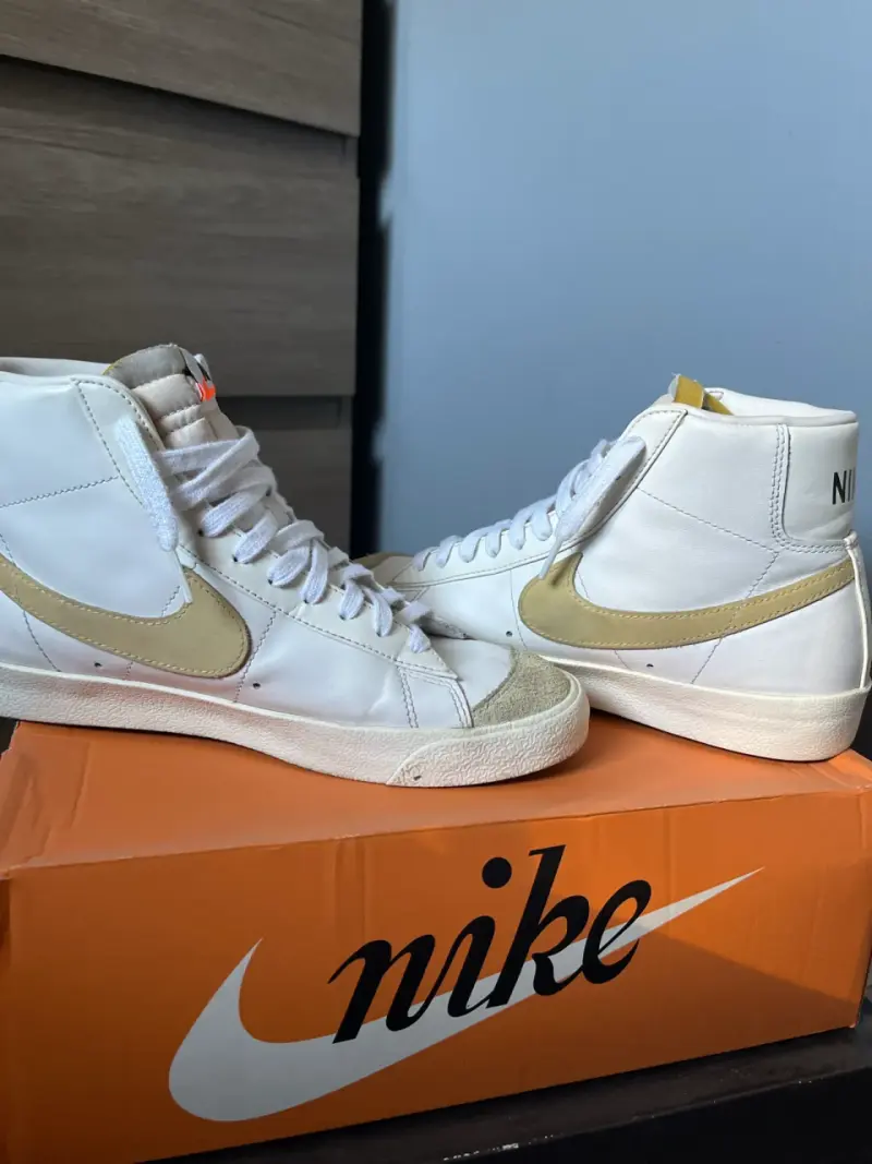 Zapatillas NIKE W BLAZER MID ‘77 - 4