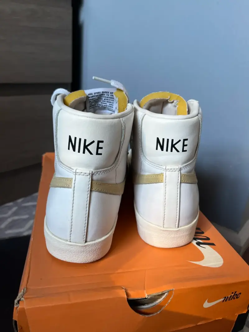 Zapatillas NIKE W BLAZER MID ‘77 - 5