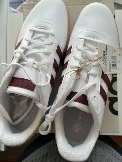 Zapatillas blancas Adidas nuevas - miniatura 5
