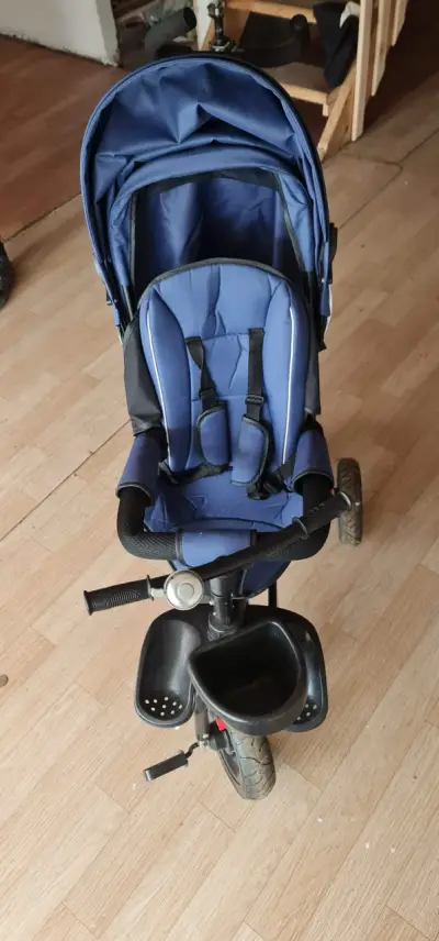 Triciclo para niños azul con toldo - miniatura 1