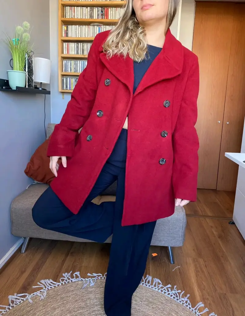 Abrigo rojo de mujer - 5