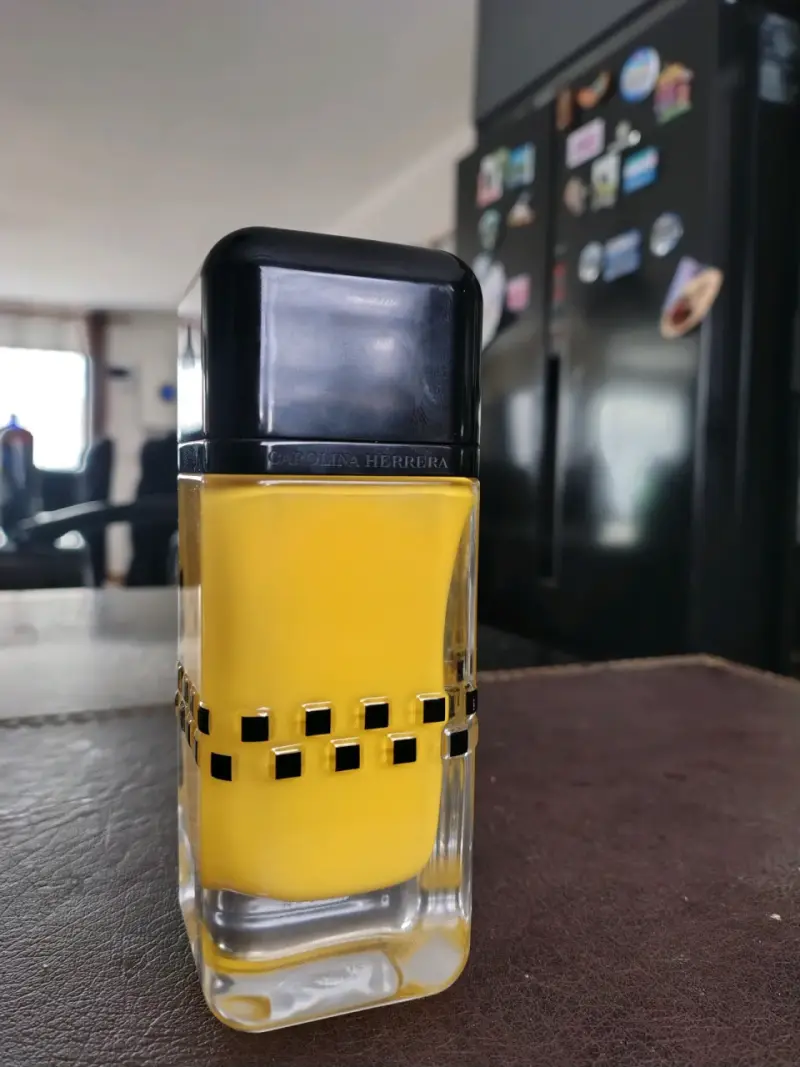 Perfume 212 VIP Black Limited Edition - 3