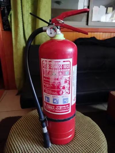 Extintor de polvo químico 4 kg - miniatura 3
