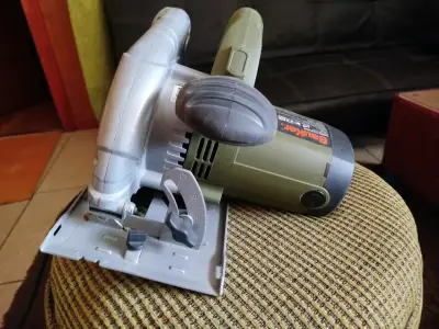Sierra circular Bauker 1800W - miniatura 2