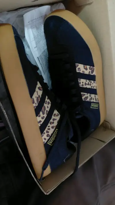 Zapatillas negras adidas - miniatura 1