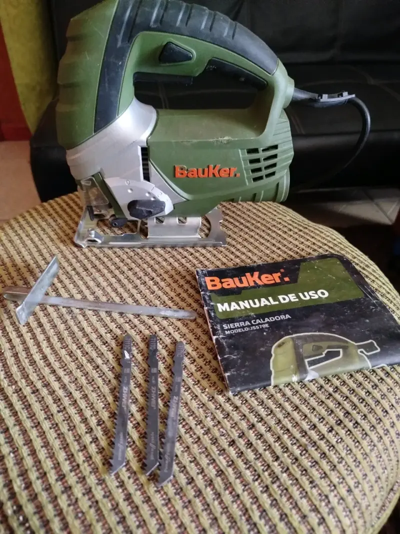 Sierra caladora Bauker 570W - 2