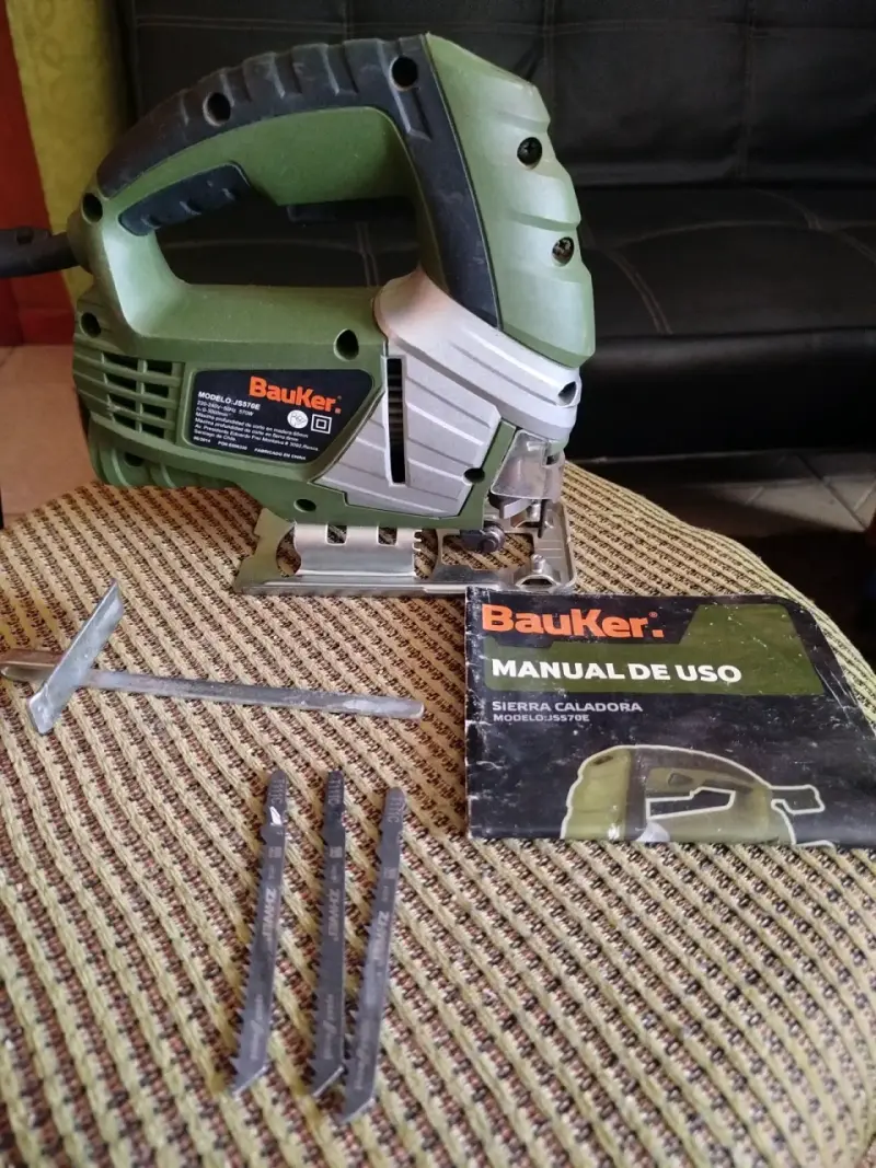 Sierra caladora Bauker 570W - 3
