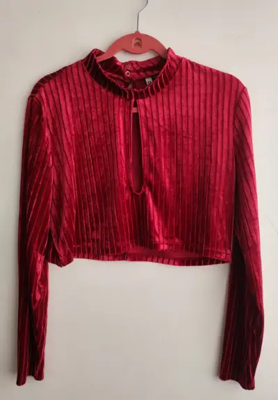 Polera corta plush H&M - miniatura 1