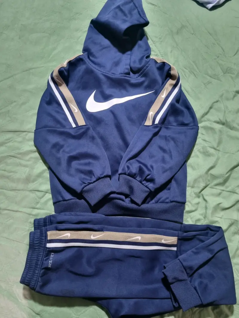 Conjunto deportivo azul Nike niño talla 5-6 - 2