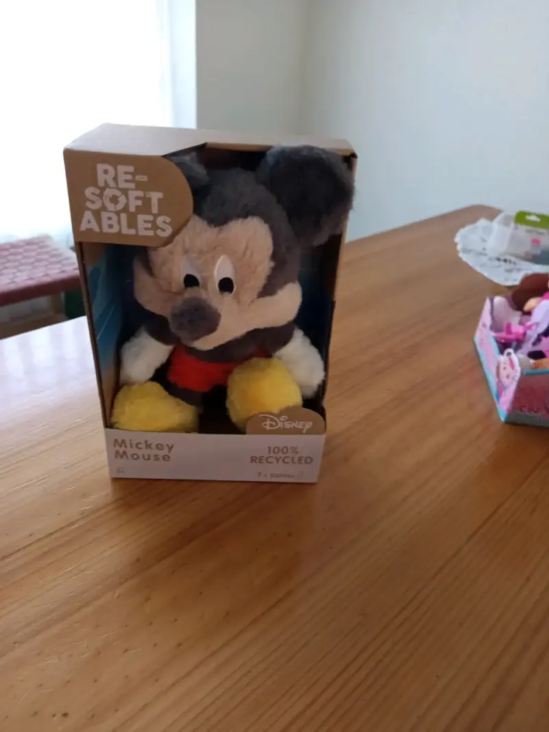 Peluche de Mickey Mouse reciclado