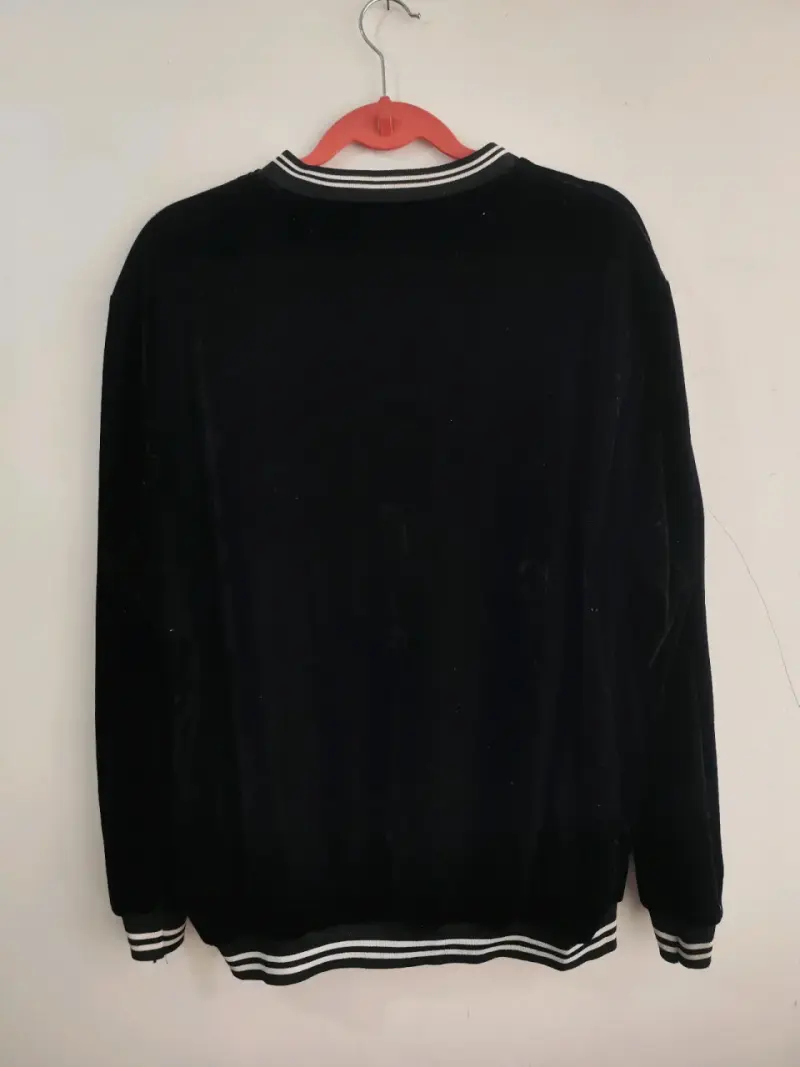 Poleron de plush negro con cierre - 2