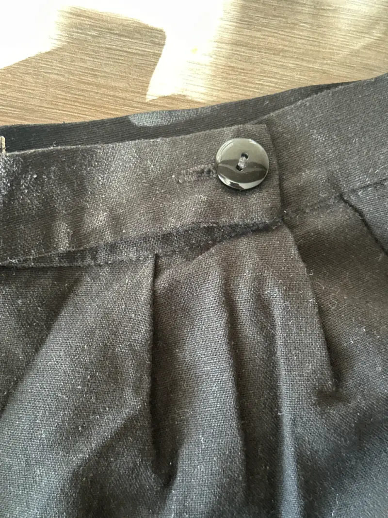 Short negro bordado marca Muth - 3