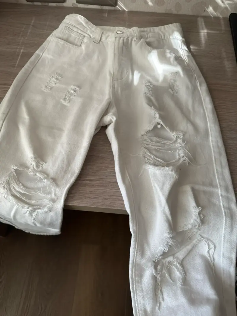 Pantalones blancos rajados - 3