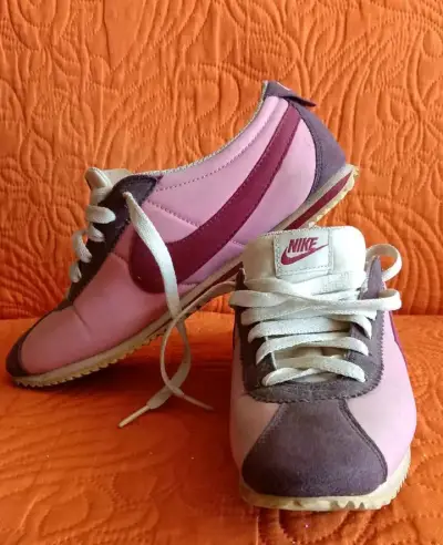 Zapatillas deportivas rosa y morado - miniatura 1