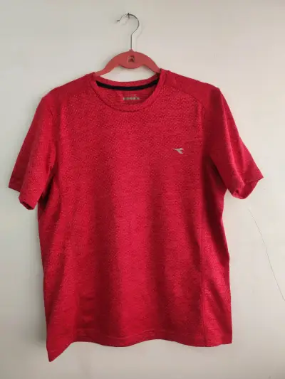 Polera deportiva roja Diadora - miniatura 1