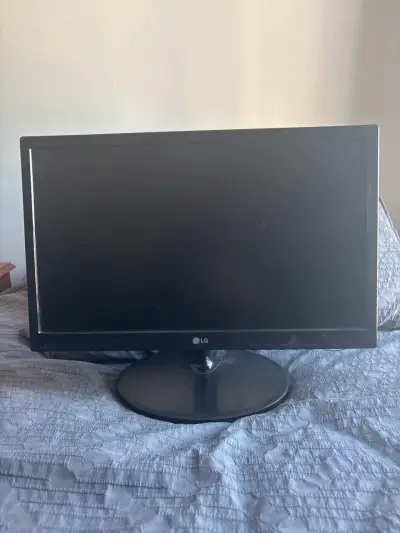 Monitor LG negro 19 pulgadas - miniatura 1