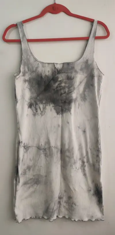Vestido tie-dye color blanco-gris - miniatura 1