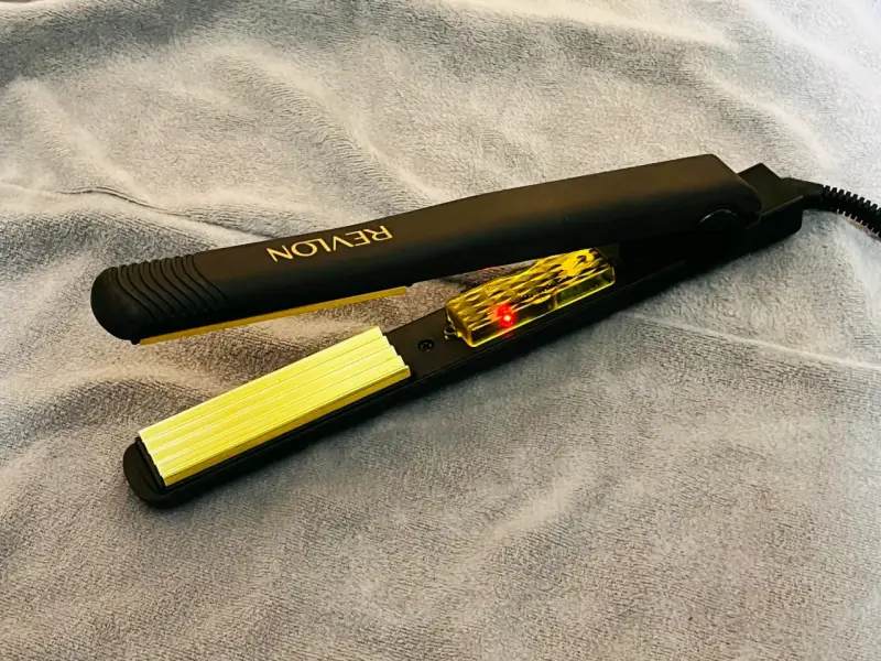 Plancha de pelo Revlon ondulante - 2