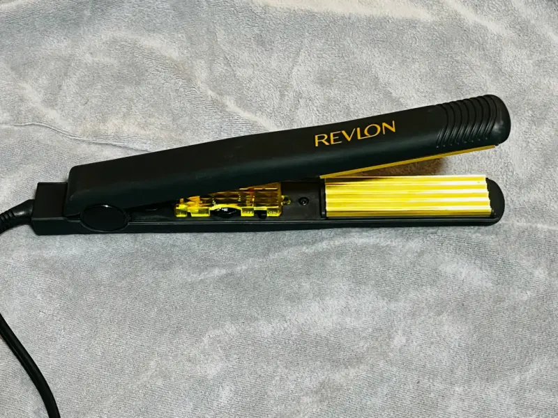 Plancha de pelo Revlon ondulante - 3
