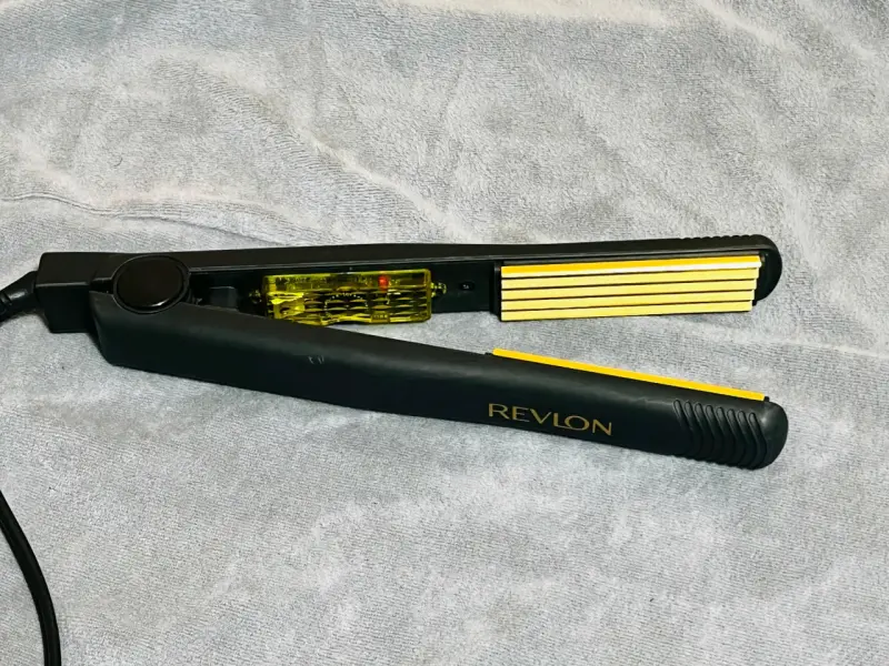 Plancha de pelo Revlon ondulante - 4
