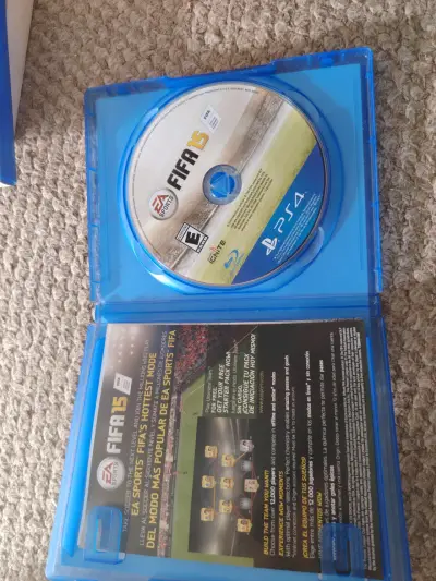 Juego FIFA 15 PS4 - miniatura 3