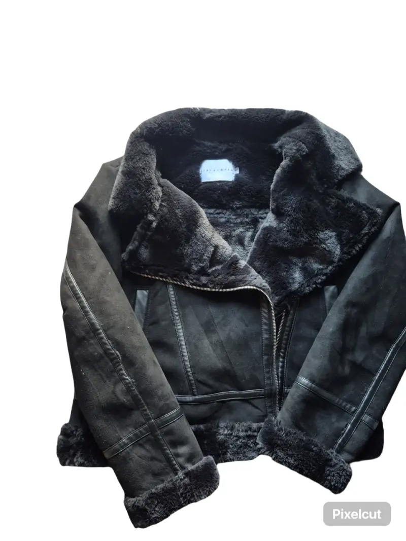 Chaqueta negra con forro de piel - 1