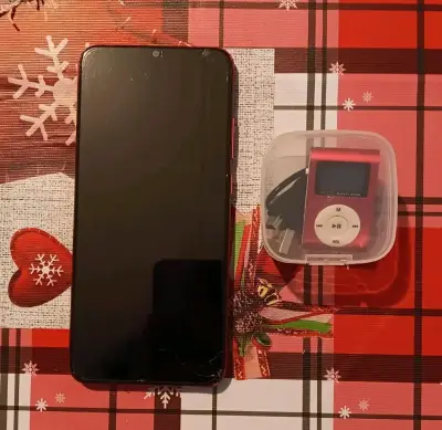 Teléfono y mp3 - miniatura 1