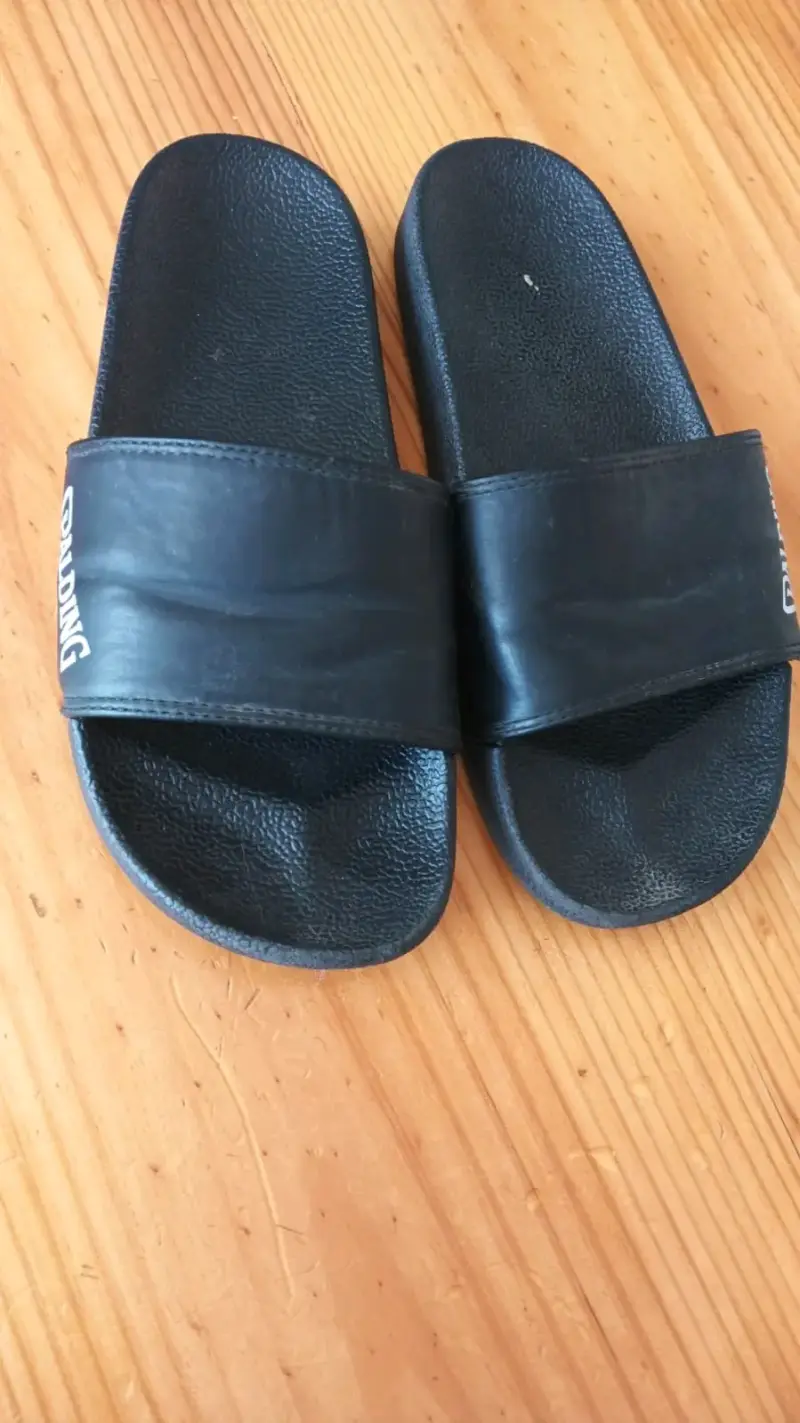 Sandalias negras de marca